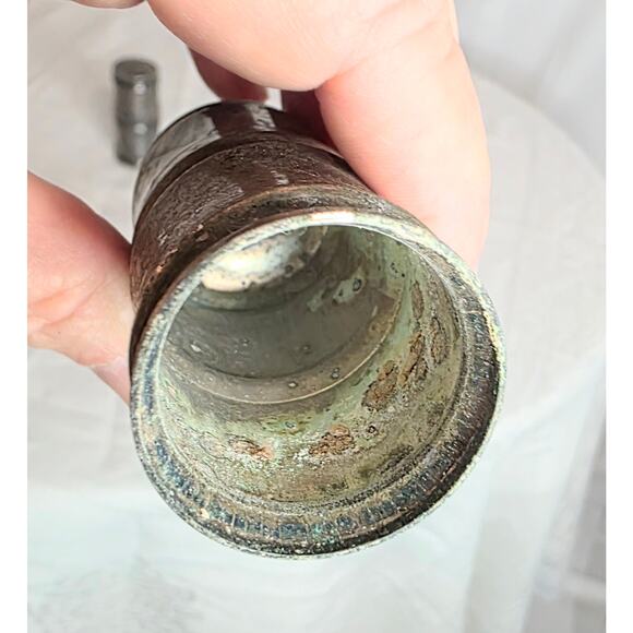 Vintage Robroy Silverplate Salt Pepper Shakers Tarnished 3" Tall Plastic Stopper - Picture 2 of 3